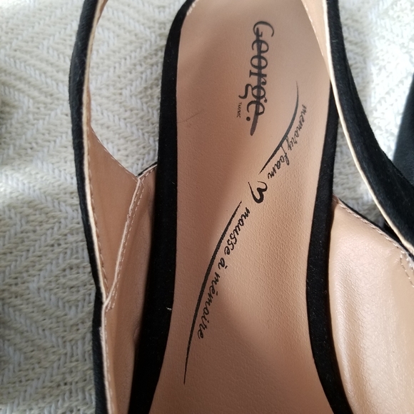 George Black Pointed Toe Flats - Picture 3 of 3